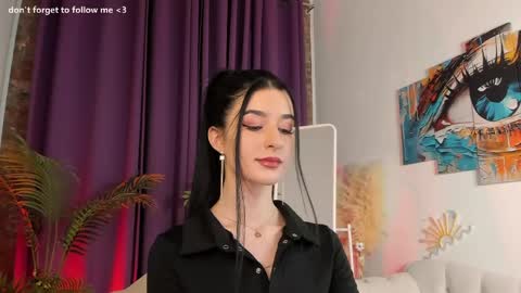 Laura online show from May 11, 9:45 pm