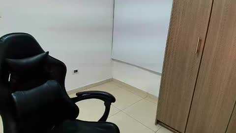 laura online show from December 19, 2:16 am