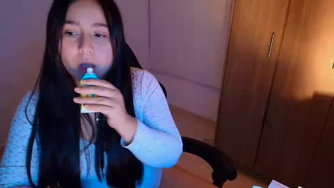 laura online show from December 15, 1:00 am