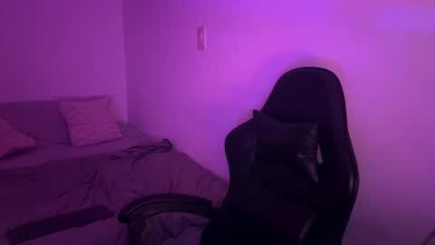 laura online show from March 10, 2:15 am