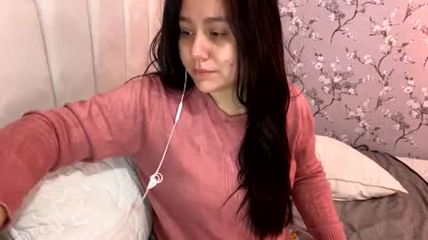 laura online show from February 5, 2:19 am