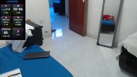 Snapshot of laura_foxx2379 chatting on February 18, 5:44 pm laura_foxx2379 online show from February 18, 5:44 pm