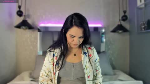 laura hotties online show from May 22, 1:53 pm