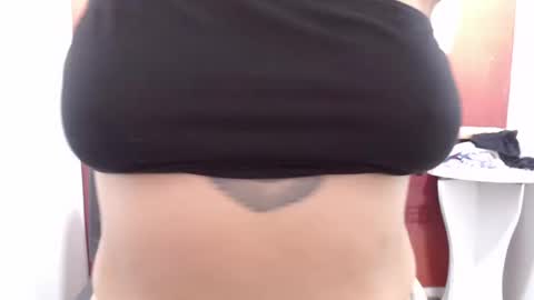Snapshot of laura_hotyy chatting on September 24, 5:01 pm  Laura  online show from September 24, 5:01 pm