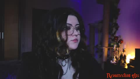 Miss Laura online show from June 3, 6:24 pm