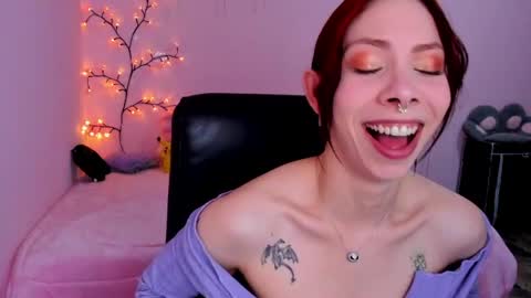 Kate  online show from May 8, 3:37 pm