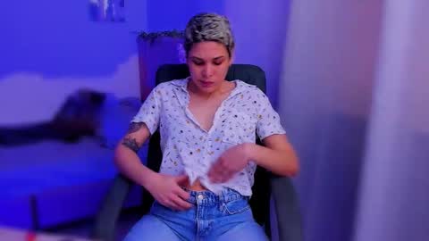 Laura Rose online show from November 20, 8:43 pm