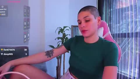 Laura Rose online show from December 22, 4:27 pm