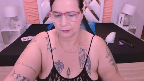 Laura online show from May 23, 12:03 pm