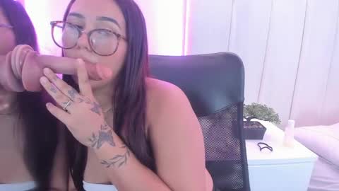 Laura online show from May 8, 1:58 pm