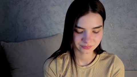 Laura online show from March 31, 11:32 am