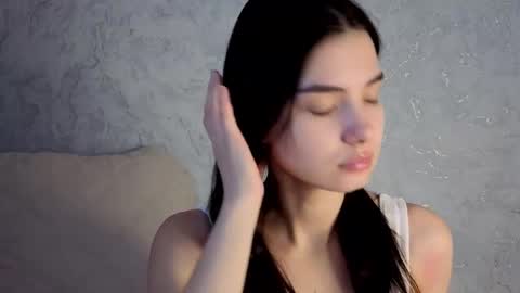 Laura online show from March 26, 8:27 am