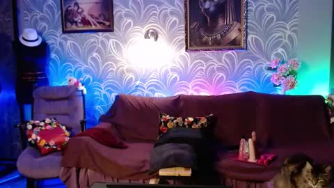 Snapshot of laurabenz chatting on March 8, 3:11 pm Laura online show from March 8, 3:11 pm