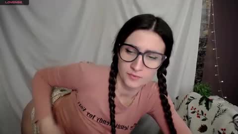 Laura online show from December 4, 9:51 am