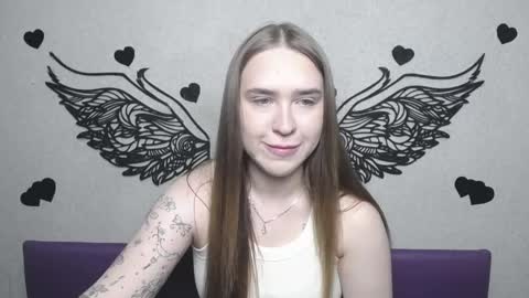LauraHlot online show from May 6, 6:06 am