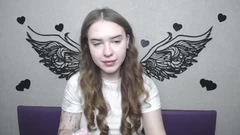 LauraHlot online show from April 29, 6:05 am