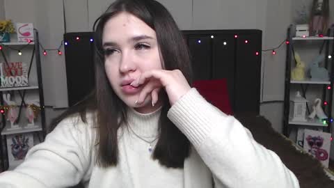LauraHlot online show from February 1, 4:56 am