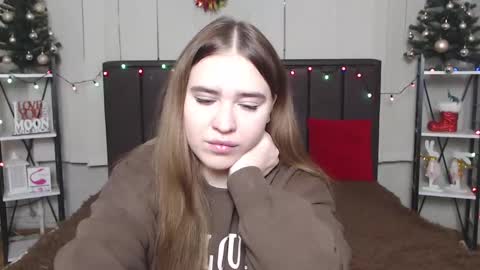 LauraHlot online show from December 18, 7:19 pm