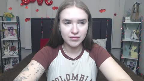 LauraHlot online show from May 13, 6:19 am