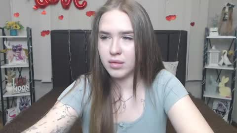 LauraHlot online show from May 9, 6:43 pm