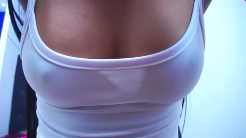 lauramossart online show from November 10, 11:11 pm