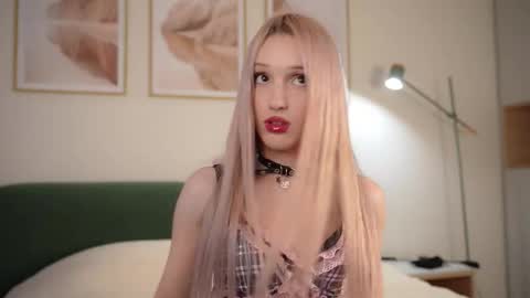 Laura online show from September 24, 8:35 am