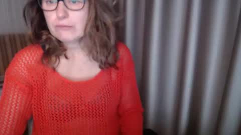 Lauraoven1 online show from November 5, 7:46 am