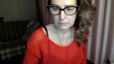 Lauraoven1 online show from February 9, 7:43 am