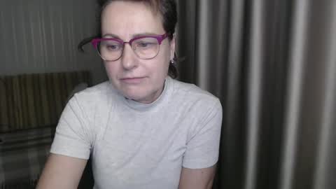 Lauraoven1 online show from January 14, 5:45 pm