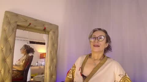 Laura Sofia online show from April 28, 5:11 am