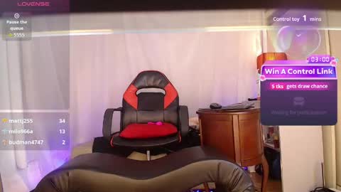 Laura Sofia online show from May 11, 4:04 pm