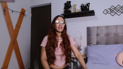 Laura online show from April 15, 7:03 pm