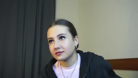 Monica online show from November 5, 7:35 am