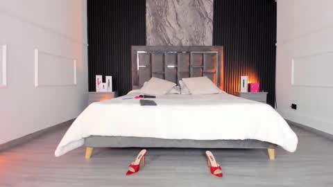 Lauren Weels online show from December 20, 8:57 pm