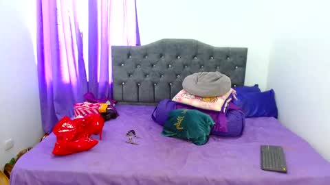 Lauren online show from November 18, 8:54 pm