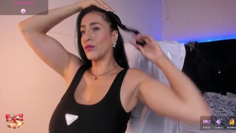 Snapshot of lauren_fit chatting on January 8, 2:35 pm Lauren online show from January 8, 2:35 pm