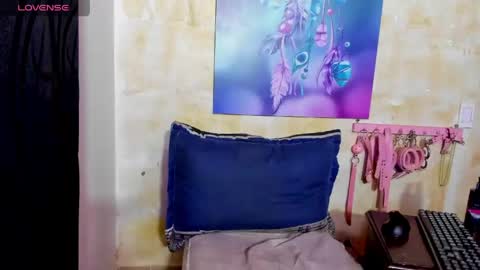 Lauren online show from April 7, 1:40 am