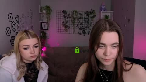 Laure online show from May 30, 2:48 pm