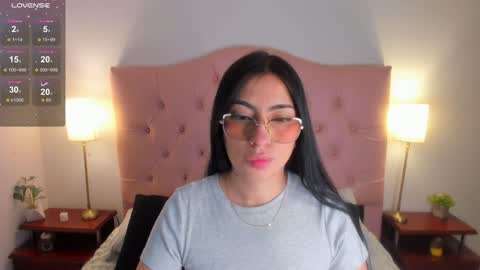 laurenn_smitth online show from December 2, 12:28 pm
