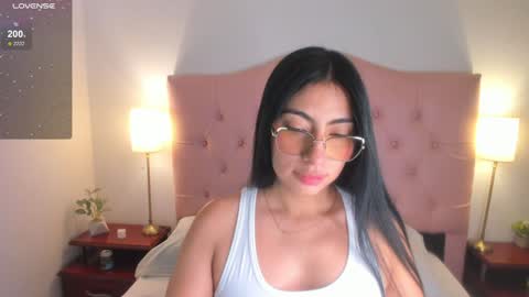 laurenn_smitth online show from December 23, 12:30 pm