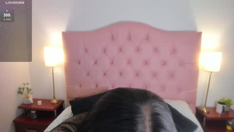 laurenn_smitth online show from December 12, 1:28 pm