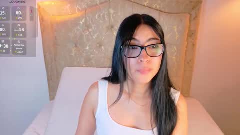 laurenn_smitth online show from March 24, 12:54 pm