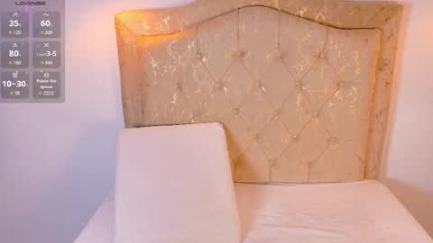 laurenn_smitth online show from May 4, 12:31 pm