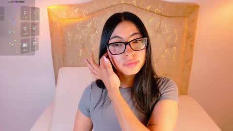 laurenn_smitth online show from May 5, 12:41 pm