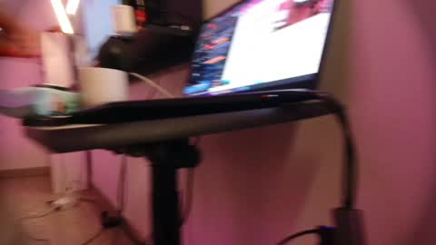 Lauren Saenz online show from May 19, 12:01 pm