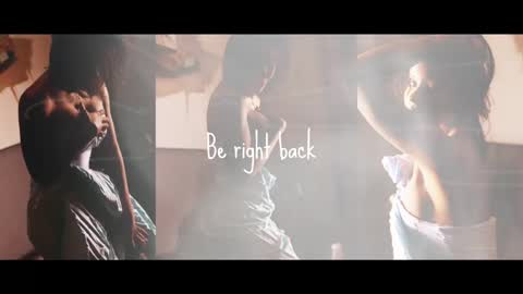 Lauren Saenz online show from November 10, 12:00 pm