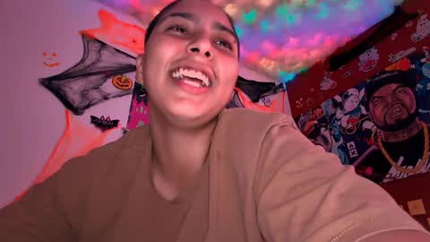 Laurent online show from November 1, 9:08 pm