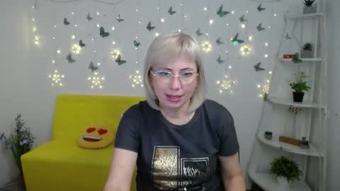 Lauren online show from March 15, 1:13 pm