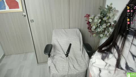 Lauryn online show from May 19, 4:14 pm