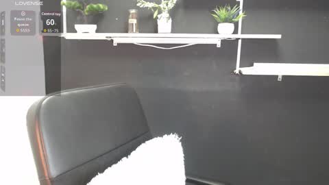 Laury  online show from May 12, 5:52 pm